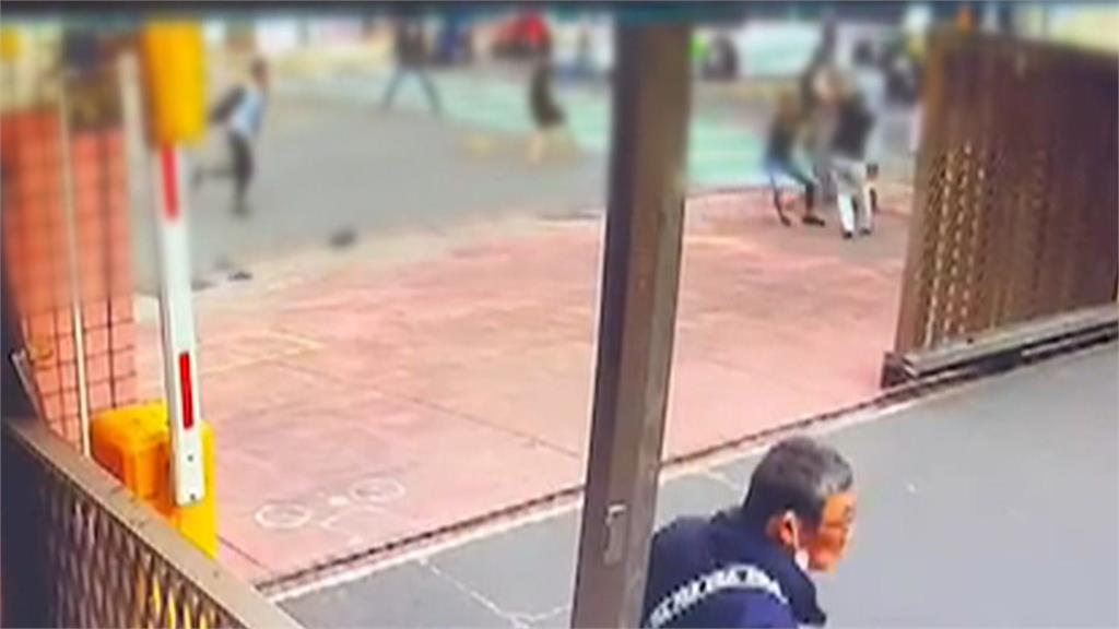 討債當街追打嚇壞學生! 警火速逮捕涉案12人