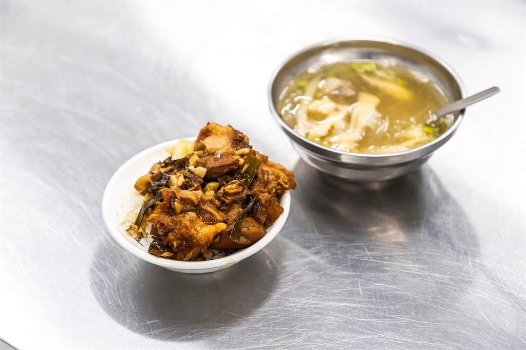 快新聞／台中人哭了！傳奇魯肉飯名店驚傳8月底熄燈　背後原因曝光