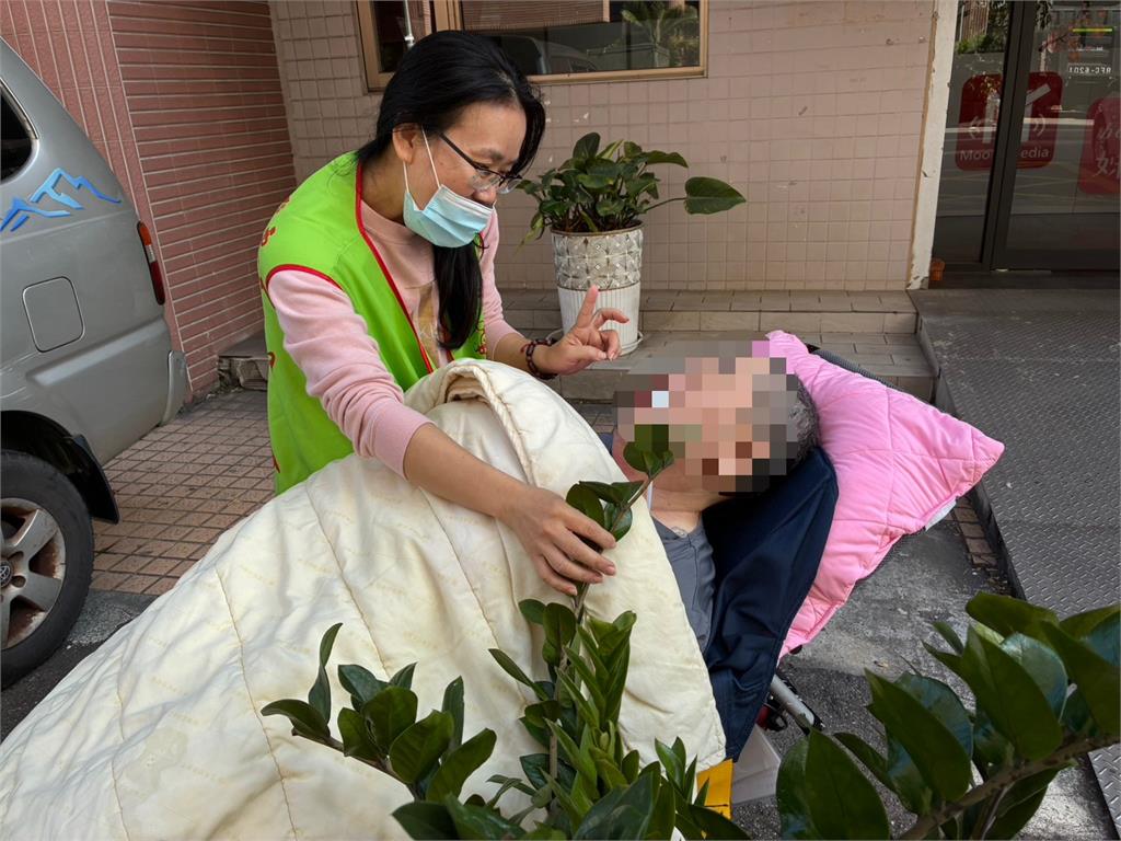致敬社工日！ 創世的社工為植物人家庭撐起希望