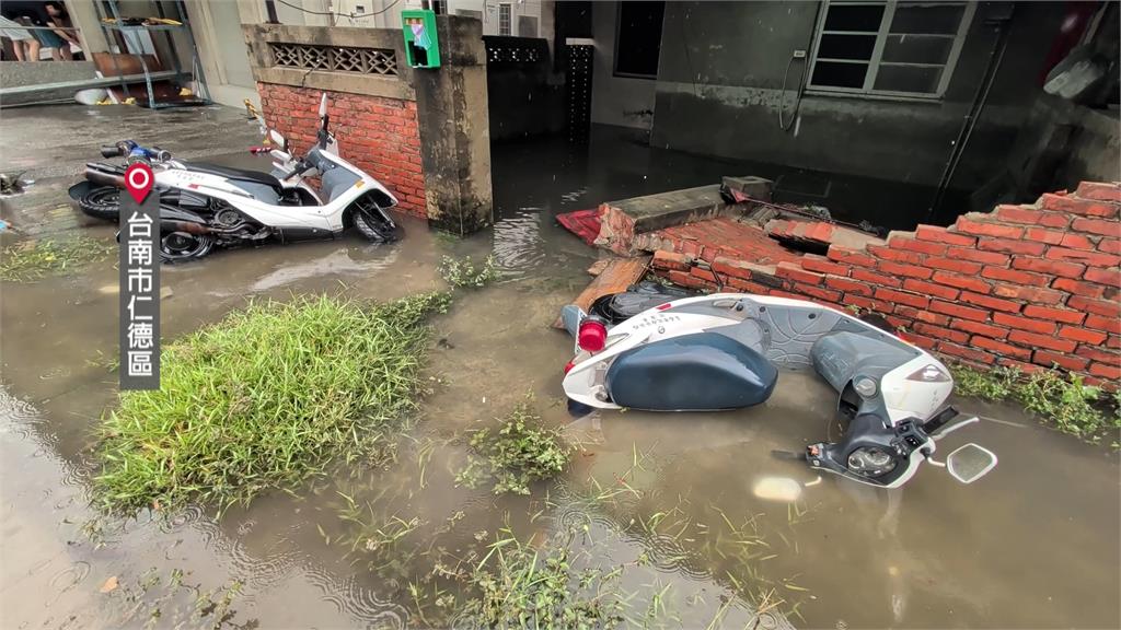 水淹台南仁德！派出所遇水劫　駕訓班車輛泡水