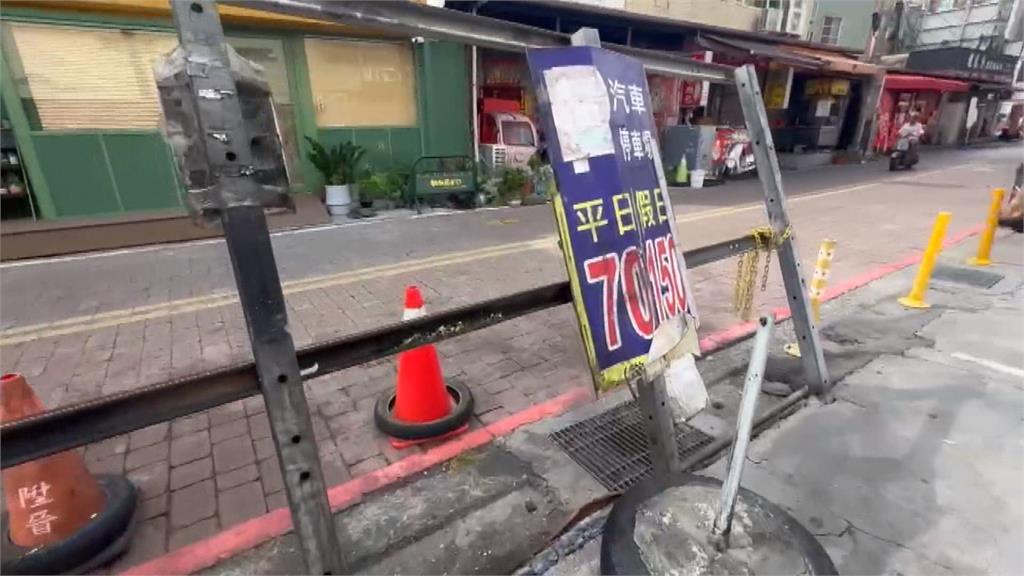 嚇壞攤商！夫妻鹿港拜拜誤踩油門　暴衝撞爛20年蚵仔攤