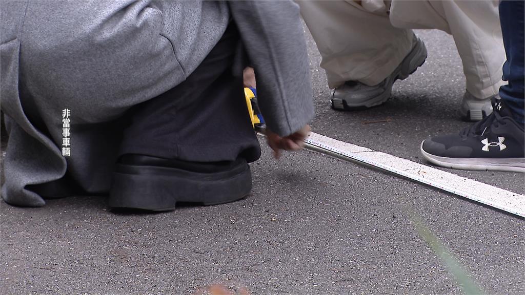 好傻眼！車停格內「遭開紅單」還要繳停車費...警方說話了