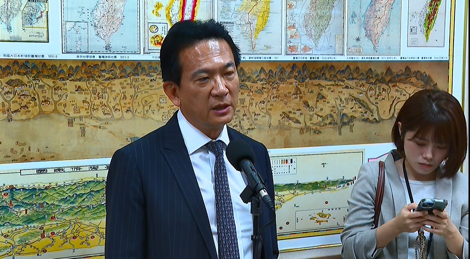 蹭棒球?謝龍介曾現蹤棒球場罷綠委 林俊憲批:污辱球迷聖地