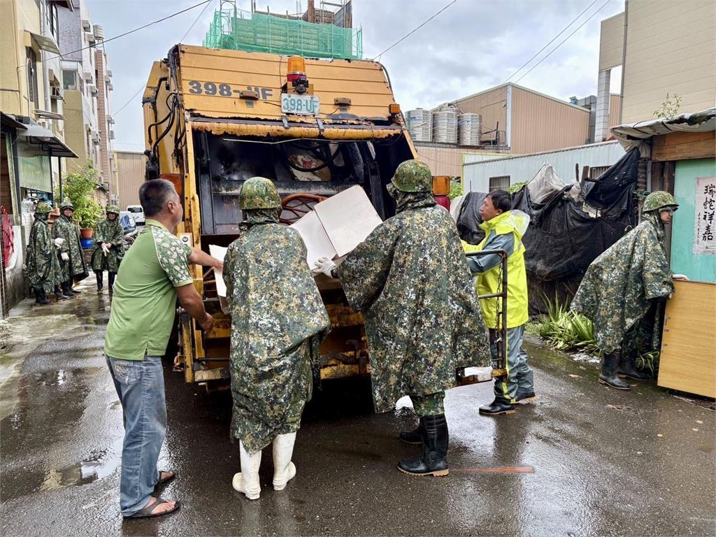 快新聞／國軍出動！第5作戰區深入嘉義支援　協助環境清整恢復市容