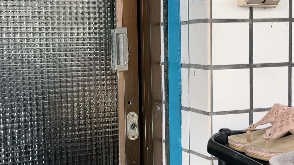 高雄小港區民宅保險箱整個被搬走...大門毫無破壞　阿嬤辛苦錢被偷光