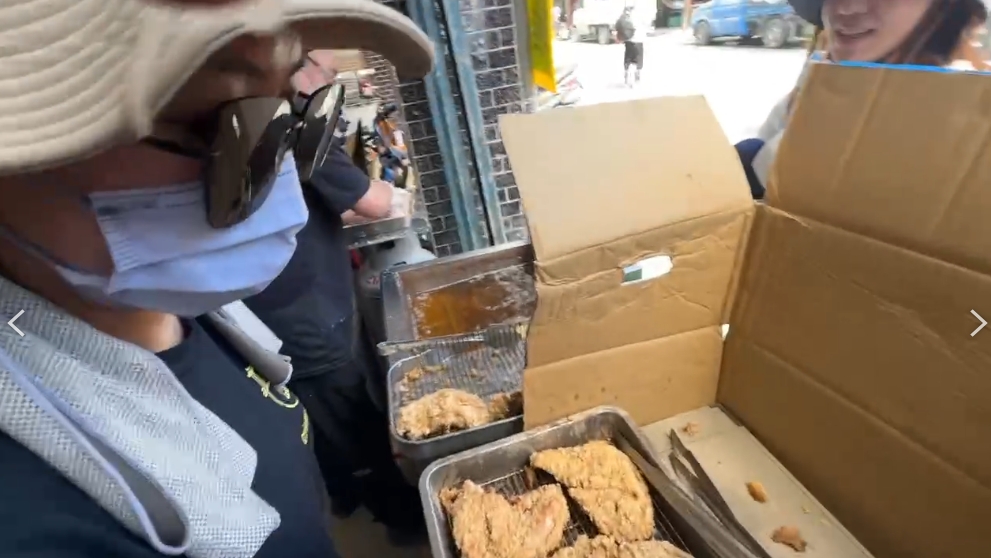 花蓮光復出現「雞排超人」! 老闆擺攤2天「預計送1300份」