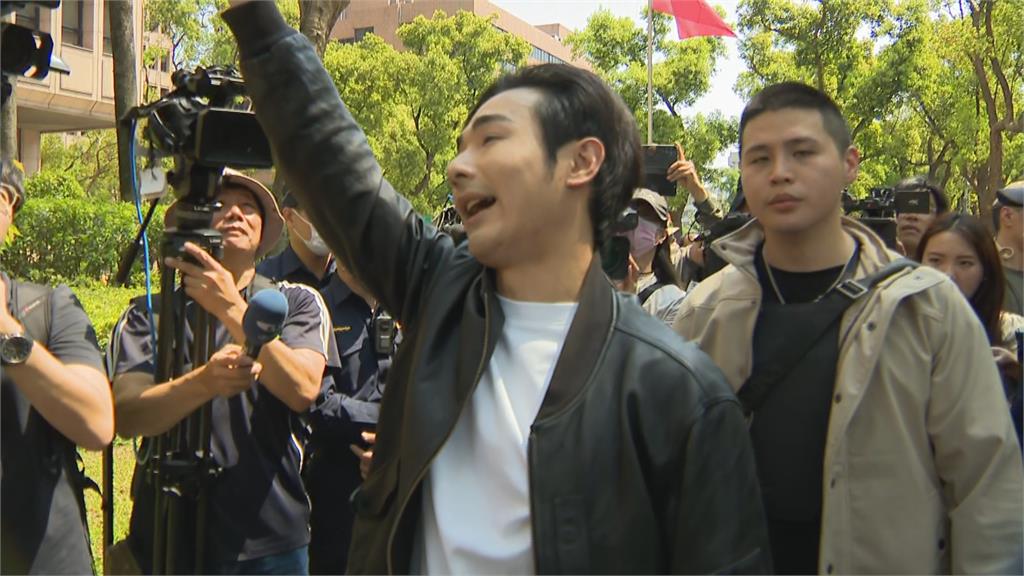 八炯遭中共通緝意外揭發「10月在台危險行為」 欠繳3萬6罰單「原因曝」