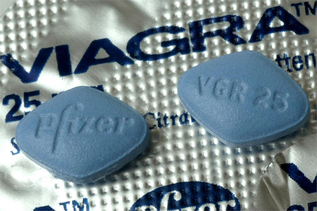 7裸男花290元「嗨玩多人趴」正要爽就被抓!運動到一半遭警突襲下場曝光