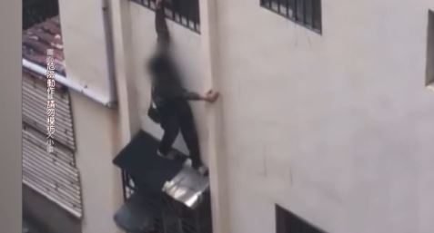 怕被逮！中壢兩失聯移工鋌而走險　「當蜘蛛人」攀爬外牆逃逸警追捕