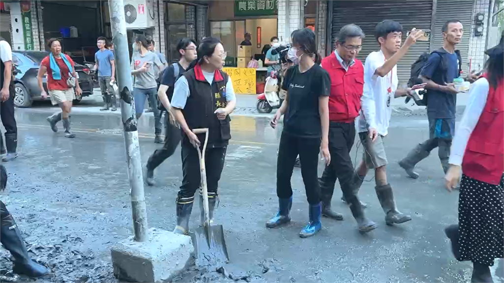 快新聞／出乎意料！徐榛蔚借鏟子鏟土　賴清德勘災撞見反應曝