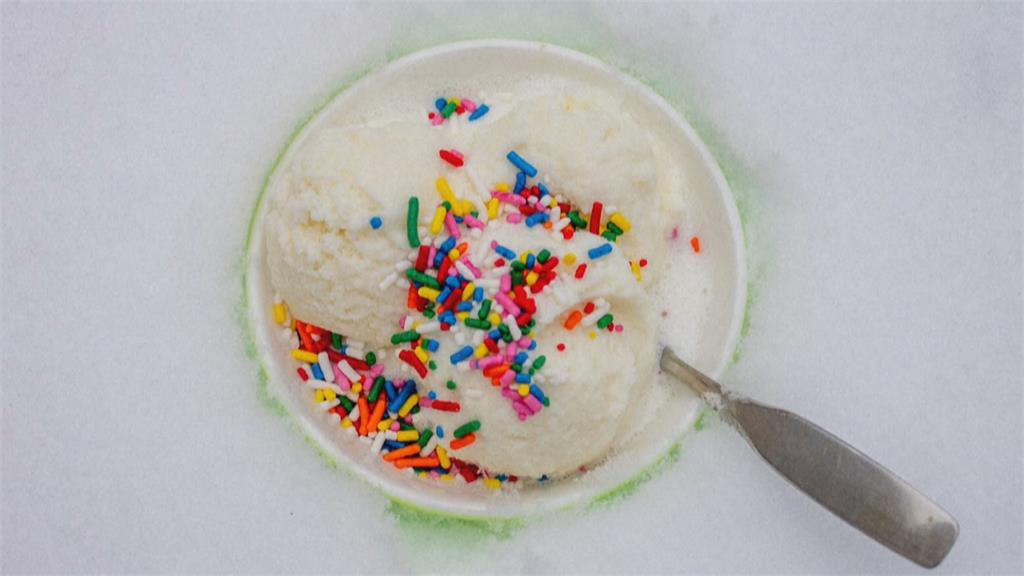 雪到底能不能吃？ 美國下大雪民眾苦中作樂自製「雪料理」