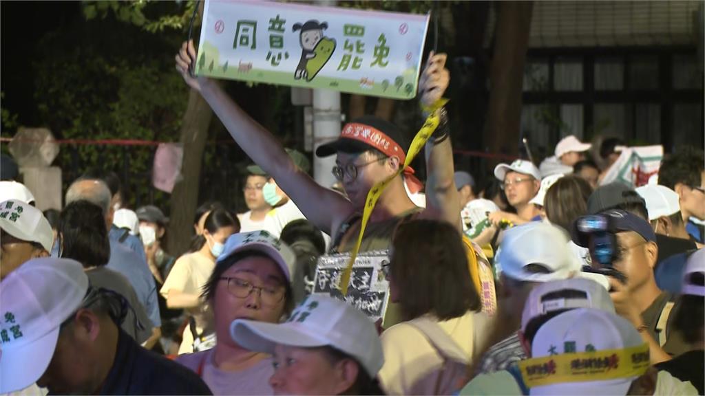 首場罷免公民晚會立院前登場 「葉霸」北上開講嗆傅被中滲透