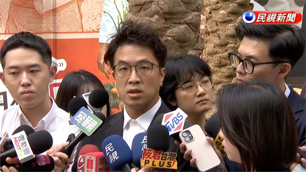 沈伯洋破圈殺進趙少康節目！1打3資深媒體人「火線激戰」未播畫面震撼曝光