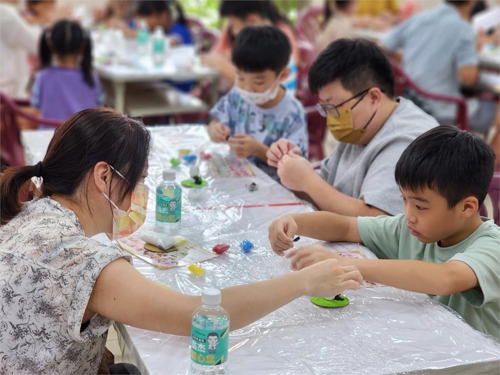 快新聞/縣黨部辦捏麵親子活動 主委陳詩弦:民進黨政府最關心苗栗發展