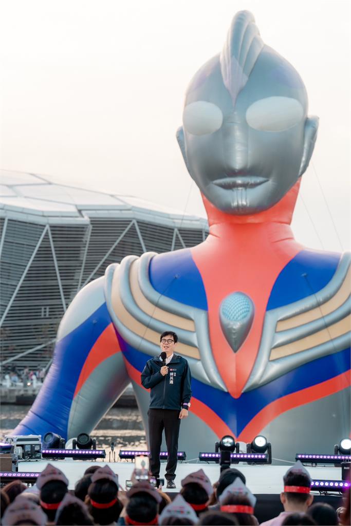 快新聞／陳其邁全力打造！超人力霸王降臨愛河灣　高雄冬日遊樂園盛大登場