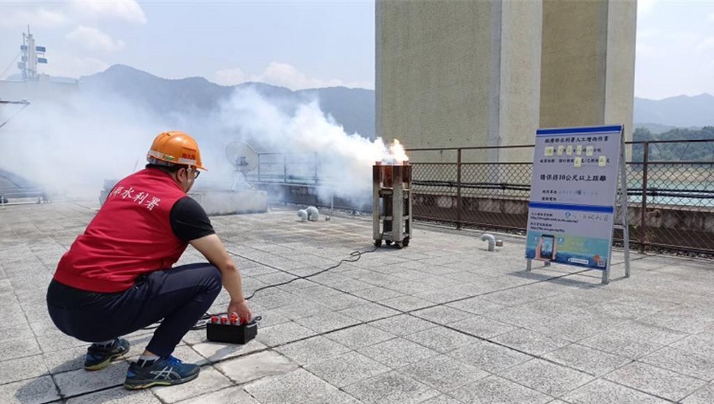 鋒面接力清明連假「泡湯」 週六雨勢最大恐達豪雨等級