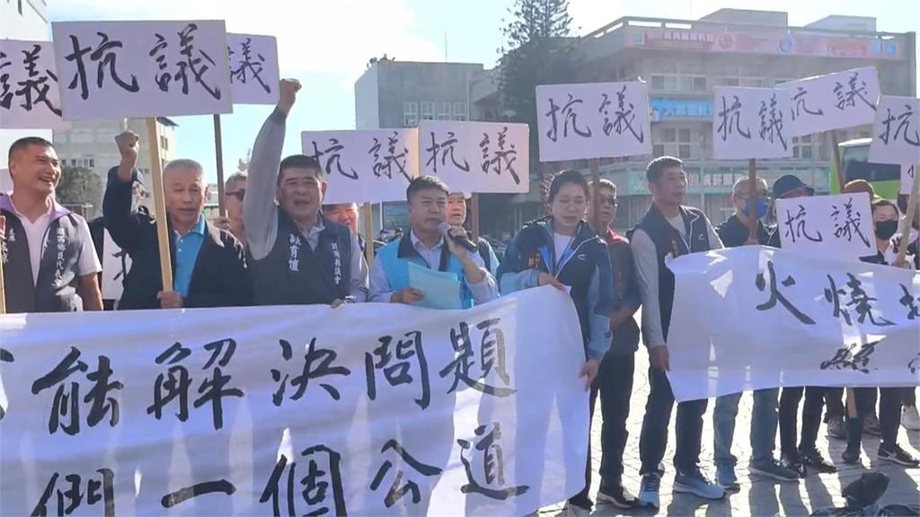 澎湖紅羅垃圾場3年「18次火警」　鄉長陪同議員縣府抗議