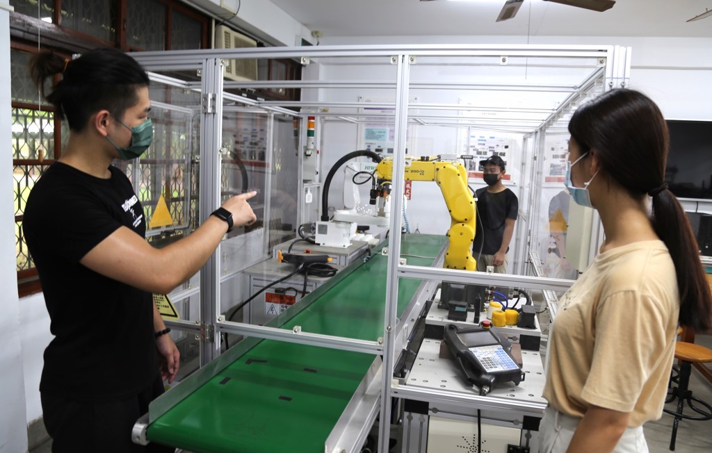 東海鳴槍鼓勵大學生使用ChatGPT 攜手微軟鼎新支持新生代使用AI