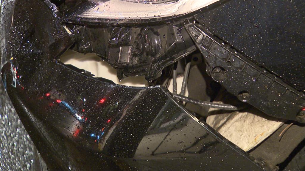 休旅車暴衝!賓士遭撞飛「撞上立院外牆」  肇事者竟是柯建銘司機