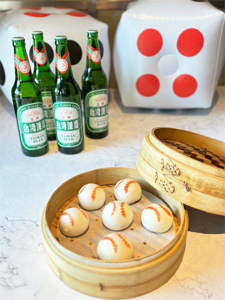 慶祝中華隊12強奪金 高雄翰品酒店推出冠軍優惠