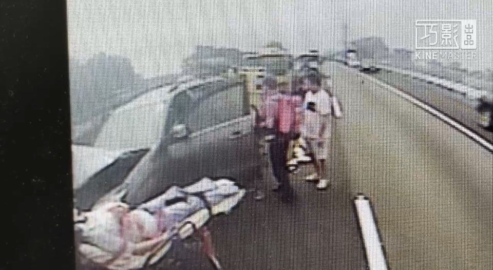 國道嚴重車禍！全聯結車撞護欄　「啤酒傾瀉碎滿地」波及13車