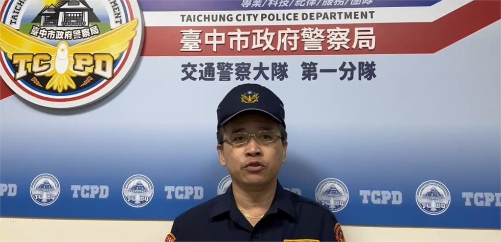 馬路上現近一樓高「噴泉」! 租賃自小客自撞消防栓逃逸