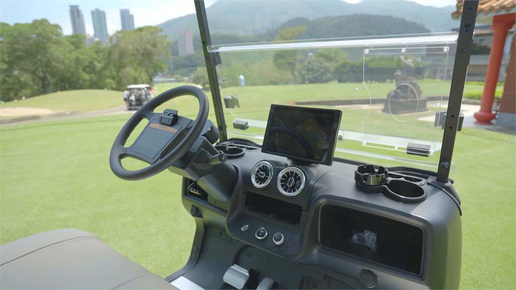 高爾夫球車大升級！　夏有冷氣降溫、冬有加熱椅墊