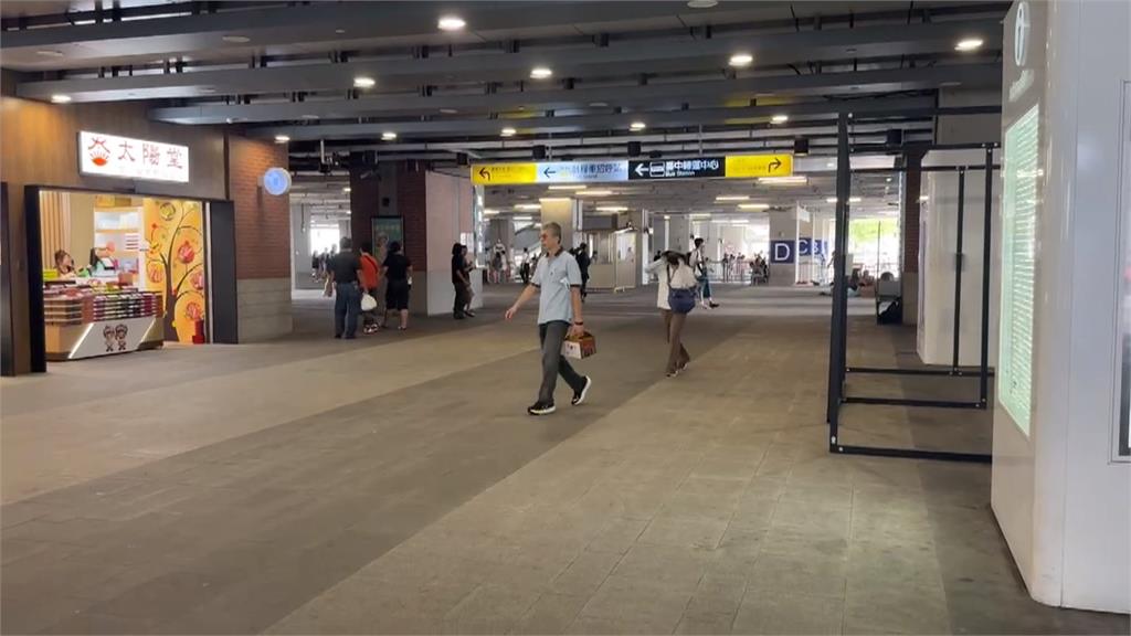 扯!男騎車飆進車站商店街欲撞人 民眾PO文:差點轉生異世界