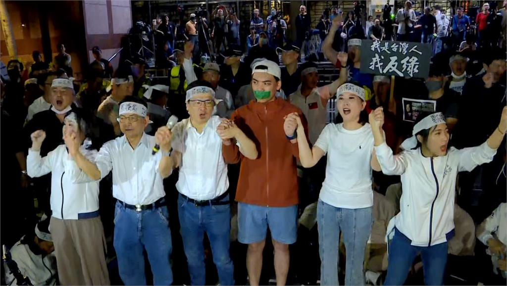 妹妹護哥哥！　賴苡任大爆交保內幕　「親妹」律師急搶麥