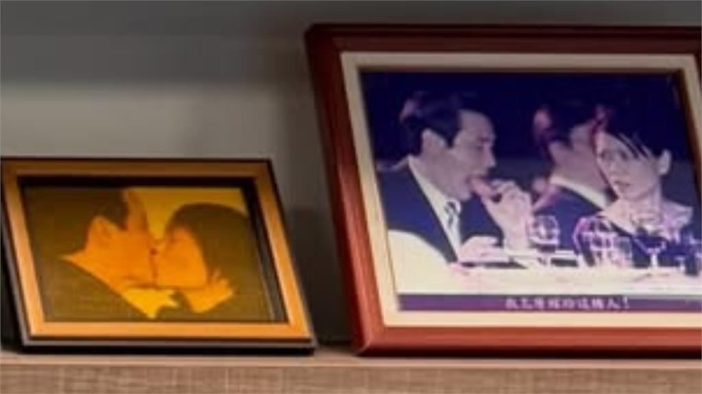 馬英九近照被抓包「書架藏激情畫面」！忘我熱吻周美青…網急放大：怎麼回事