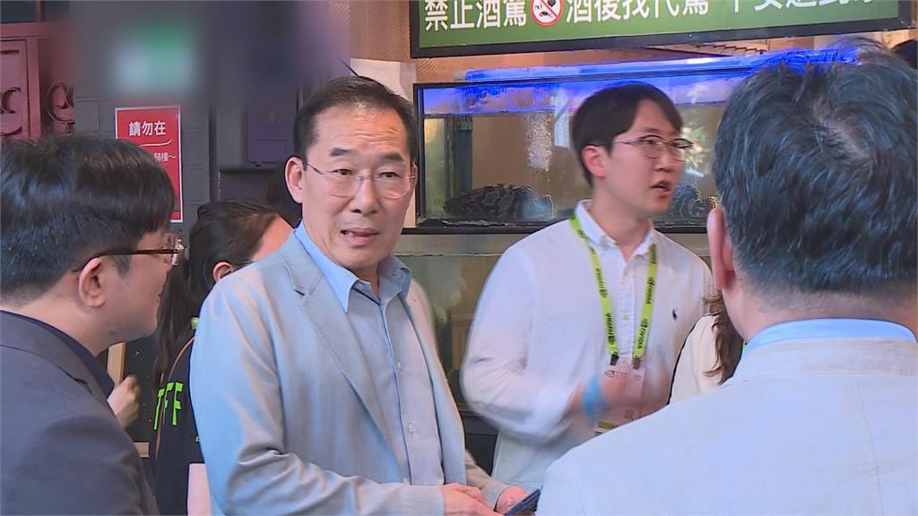 黃仁勳包下熱炒店重演韓國炸雞宴?南韓SK、三星同場角力