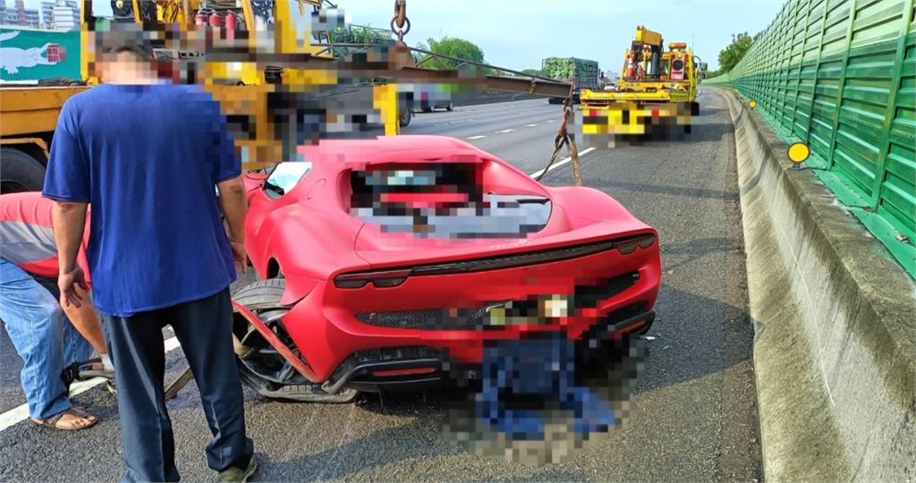千萬超跑國道自撞! 車主是「不銹鋼管大廠第三代」