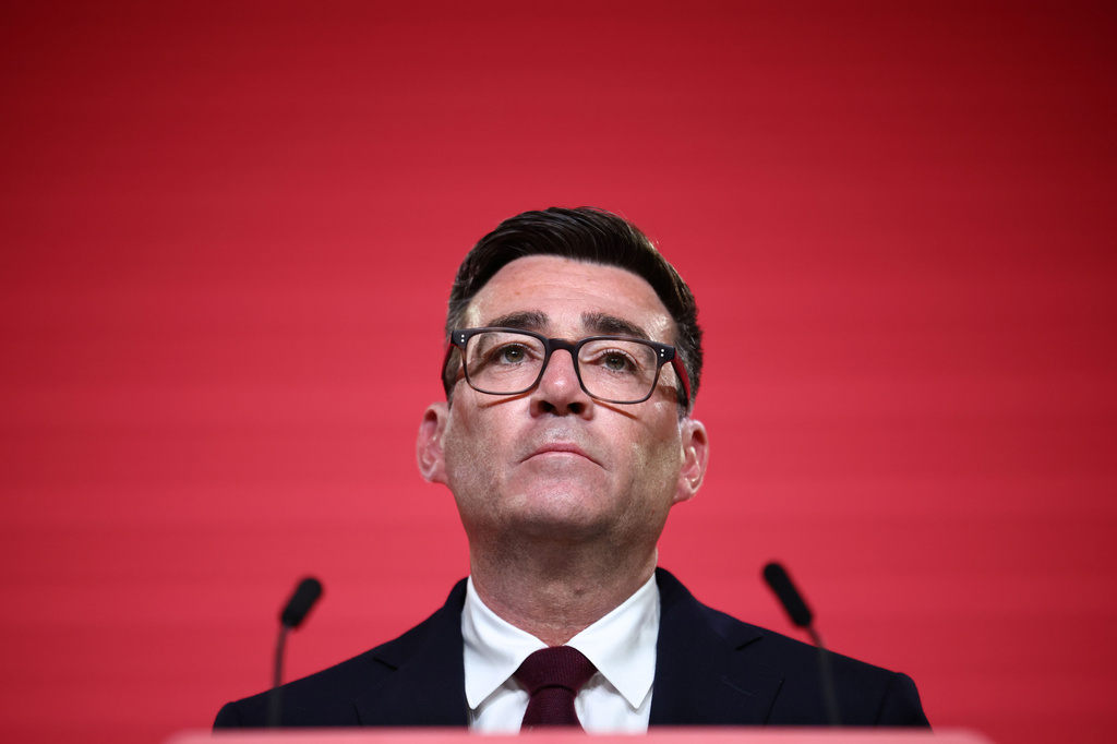 快新聞/安迪柏南今接英首相!預計發表就職演說 唐寧街10號擠滿人