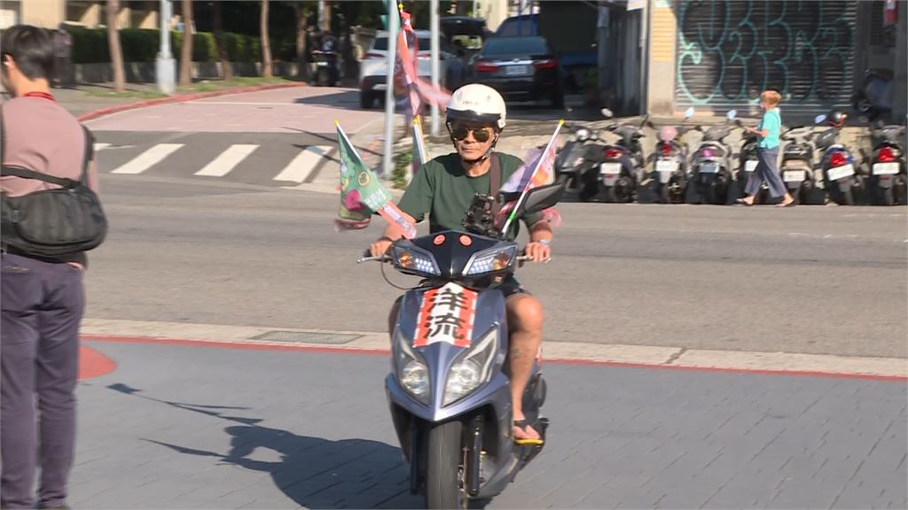 自製風車.手環　超狂"洋流號"　跟車掃　支持者大秀創意　力挺沈伯洋