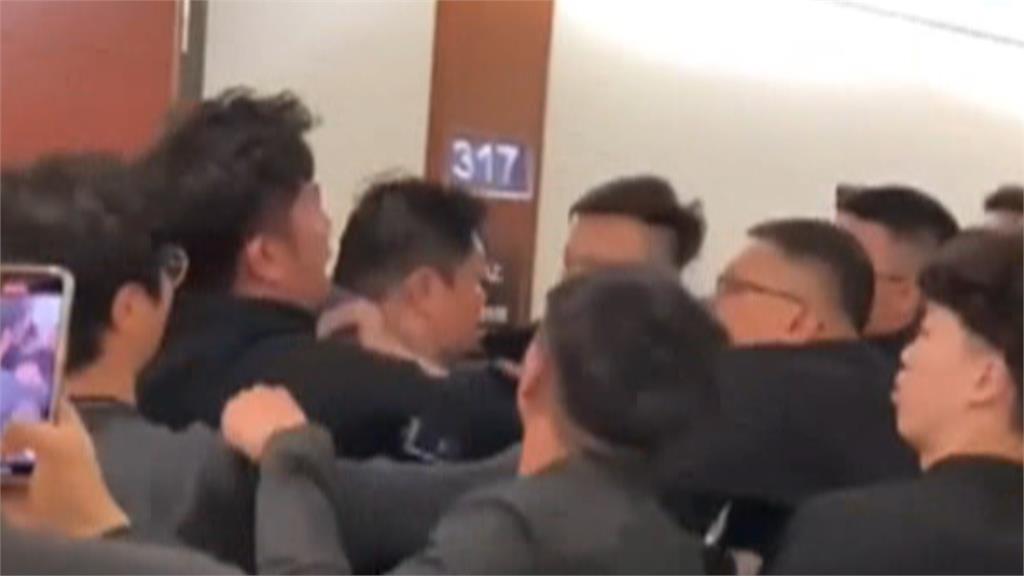 第七回合開戰?統神拳上「賽後遭K頭」嗆提告 蹦闆致歉:有責任給交待