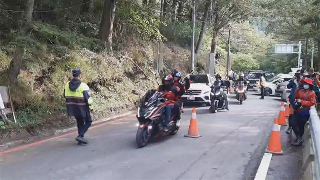 南橫公路有條件復通 今早6點前就大塞車