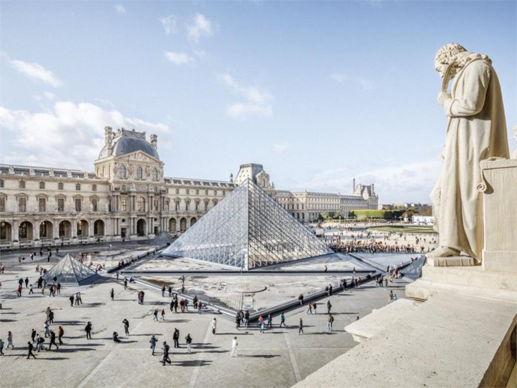 竊賊7分鐘盜羅浮宮無價之寶!曝拿破崙「9件珍寶」遭竊、后冠找回了