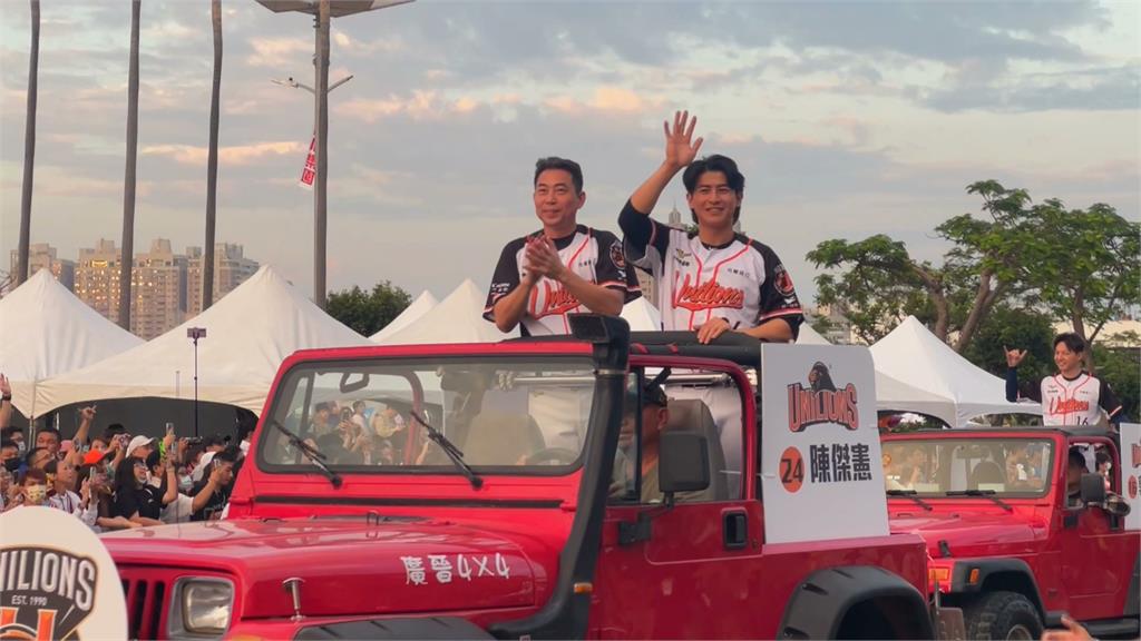 高雄時代大道大汽球遊行　知名IP+陳傑憲共襄盛舉！