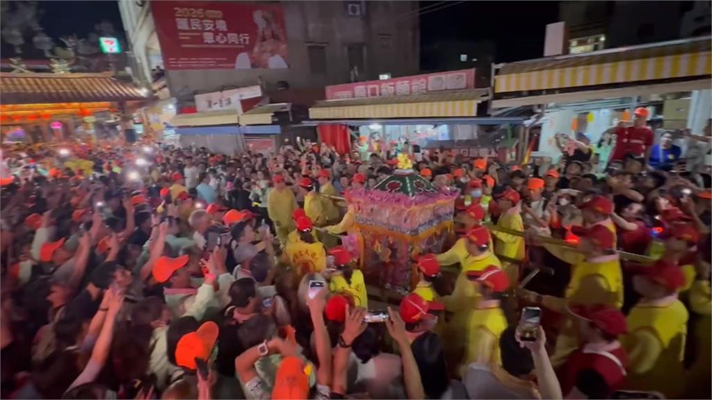 白沙屯媽祖首度三媽同轎　停駕鎮瀾宮合體大甲媽「四媽會」
