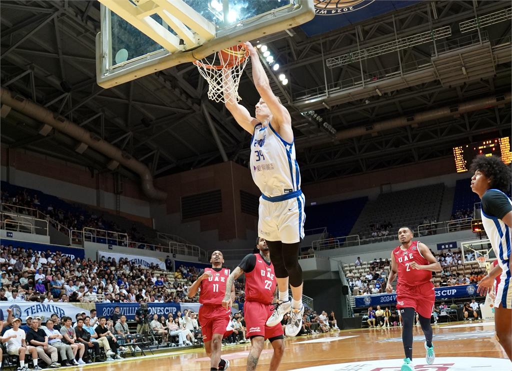 瓊斯盃／台灣藍主將休兵火力不受影響　賀博當一哥帶隊大勝阿聯32分笑納6連勝