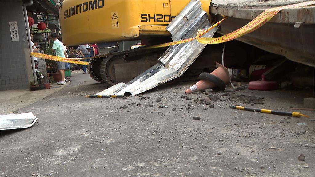 士林工地拆樣品屋「樓板坍塌」　山貓駕駛遭壓當場喪命