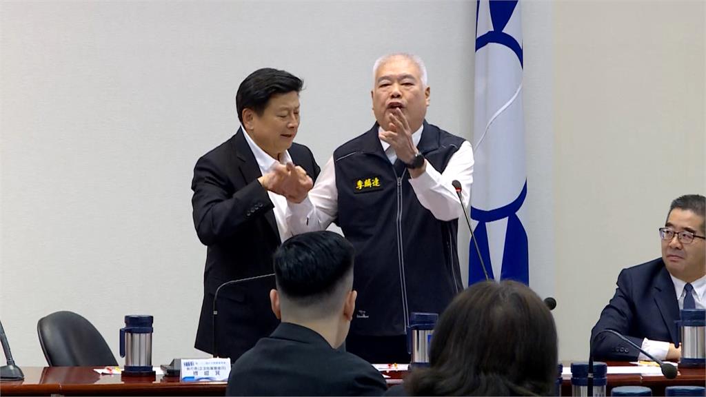 藍營軍購內部互槓！　趙少康嗆黨中央「以前何時有黨版」？