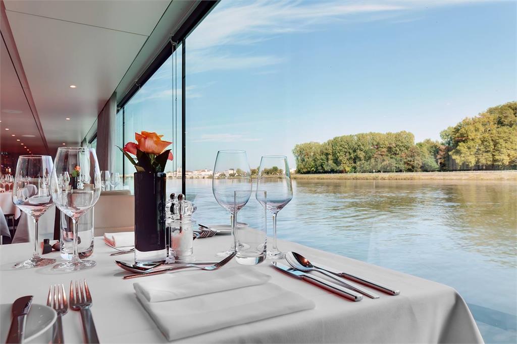 頂級旅遊精品化！奢華遊歐　搭「河輪」包船深入各城市