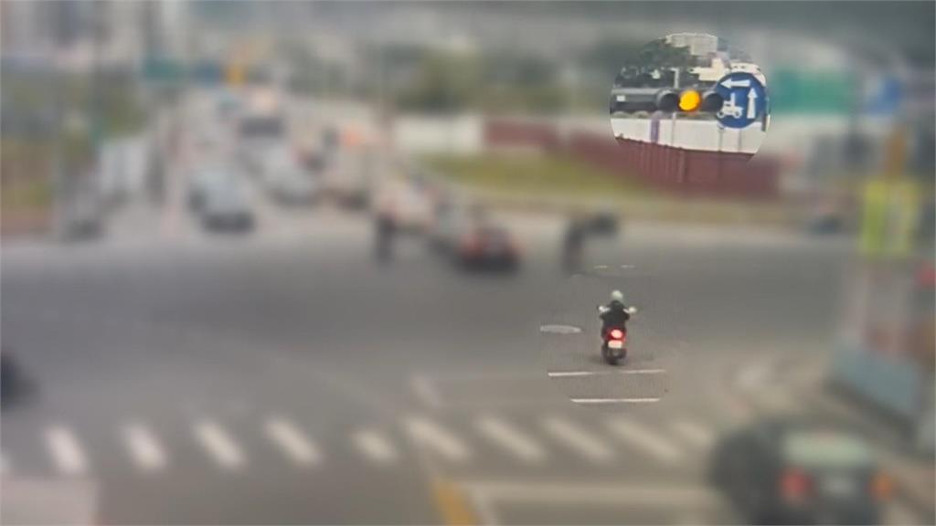 女騎士搶黃燈不明原因自摔 車行解答舊車缺少「這項系統」