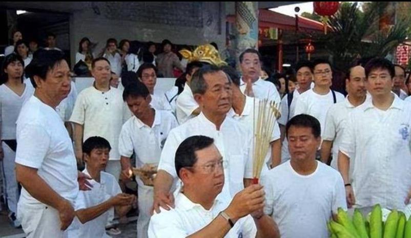 你不是蜈蚣、鞋別買太多！白龍王曾示警：鞋櫃爆滿傷荷包　且影響運勢