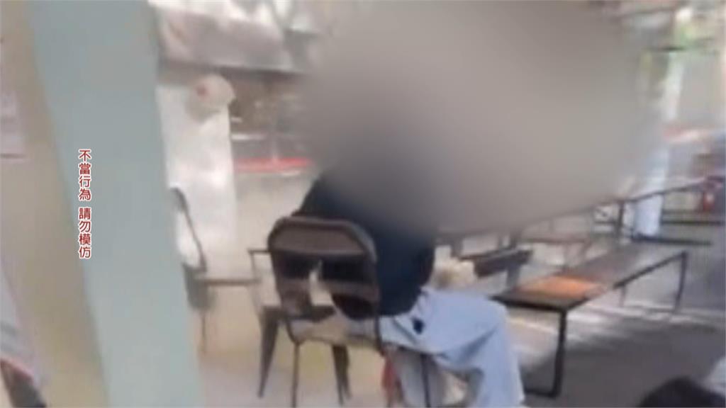 圓山花博廣場玩開了？　男「把玩滅火器」亂噴粉末