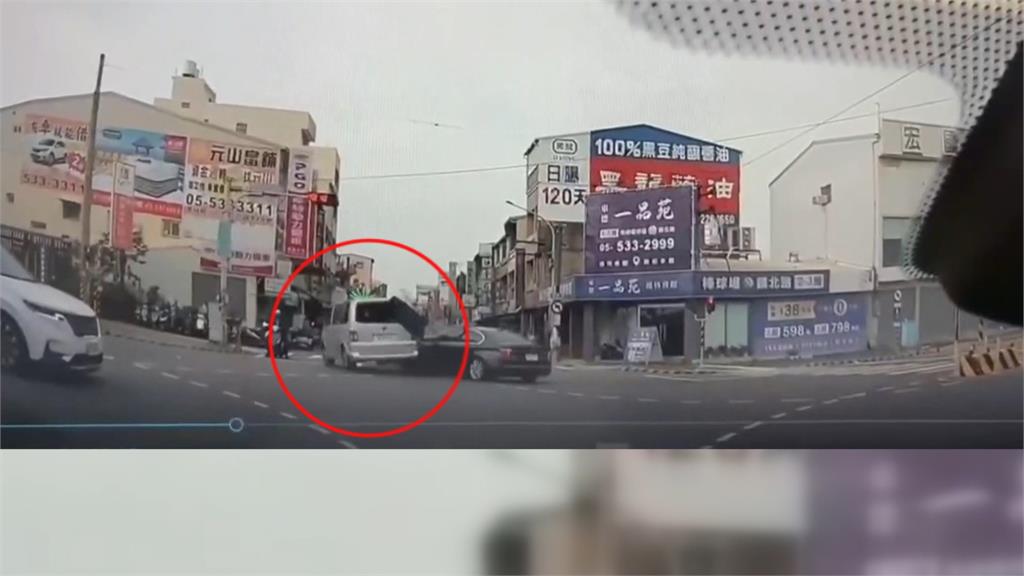 雲林街頭警匪追逐！駕駛撞傷母子又波及10多輛機車