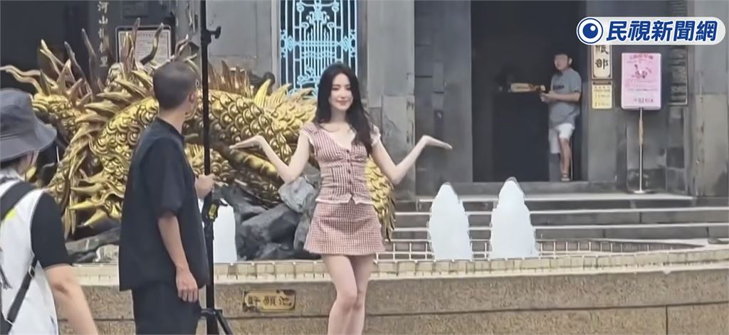 桃園女兒回家了！葉舒華現身「中壢夜市」湧入2000人　嗨喊「小時候的回憶」