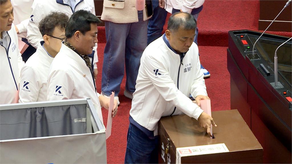 考試院人事黃珊珊投錯票 黃國昌「臉色鐵青」