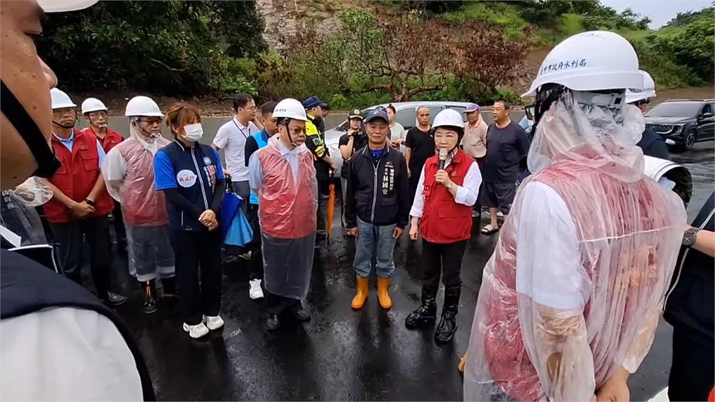 結界失靈?台中凌晨下暴雨 社區.道路積水
